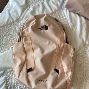 The North Face Women's Vault Backpack Pink Salt